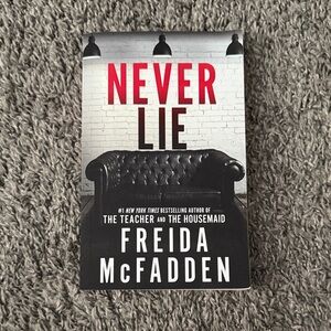 Never Lie by Freida McFadden Book